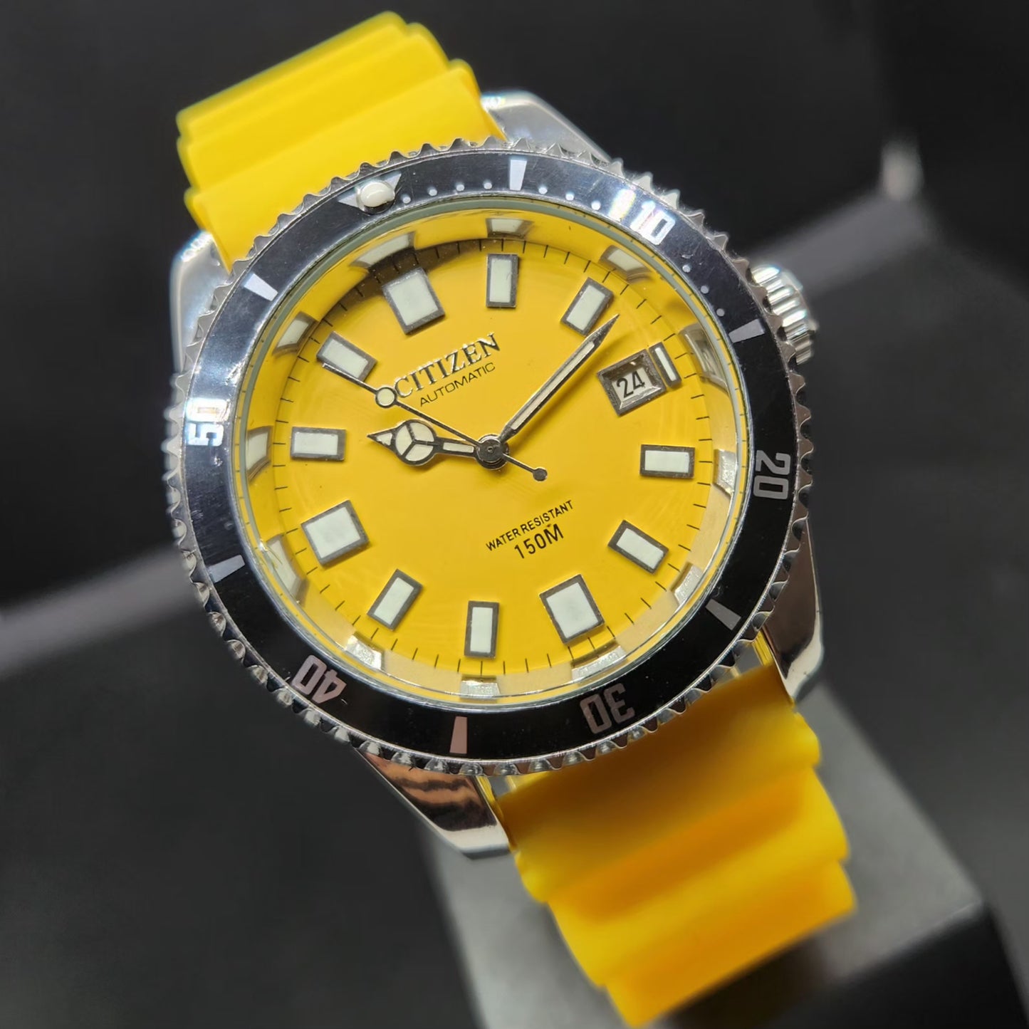Vintage Mod Citizen 8200 Automatic Rotating Bazel Yellow Face 40MM Case Date Men's Wrist Watch CT102