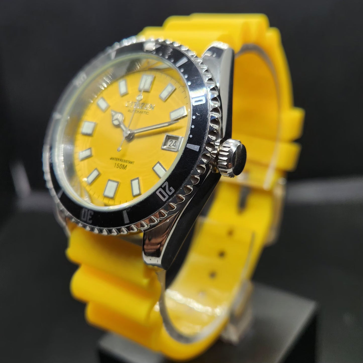 Vintage Mod Citizen 8200 Automatic Rotating Bazel Yellow Face 40MM Case Date Men's Wrist Watch CT102