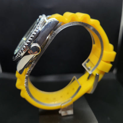 Vintage Mod Citizen 8200 Automatic Rotating Bazel Yellow Face 40MM Case Date Men's Wrist Watch CT102