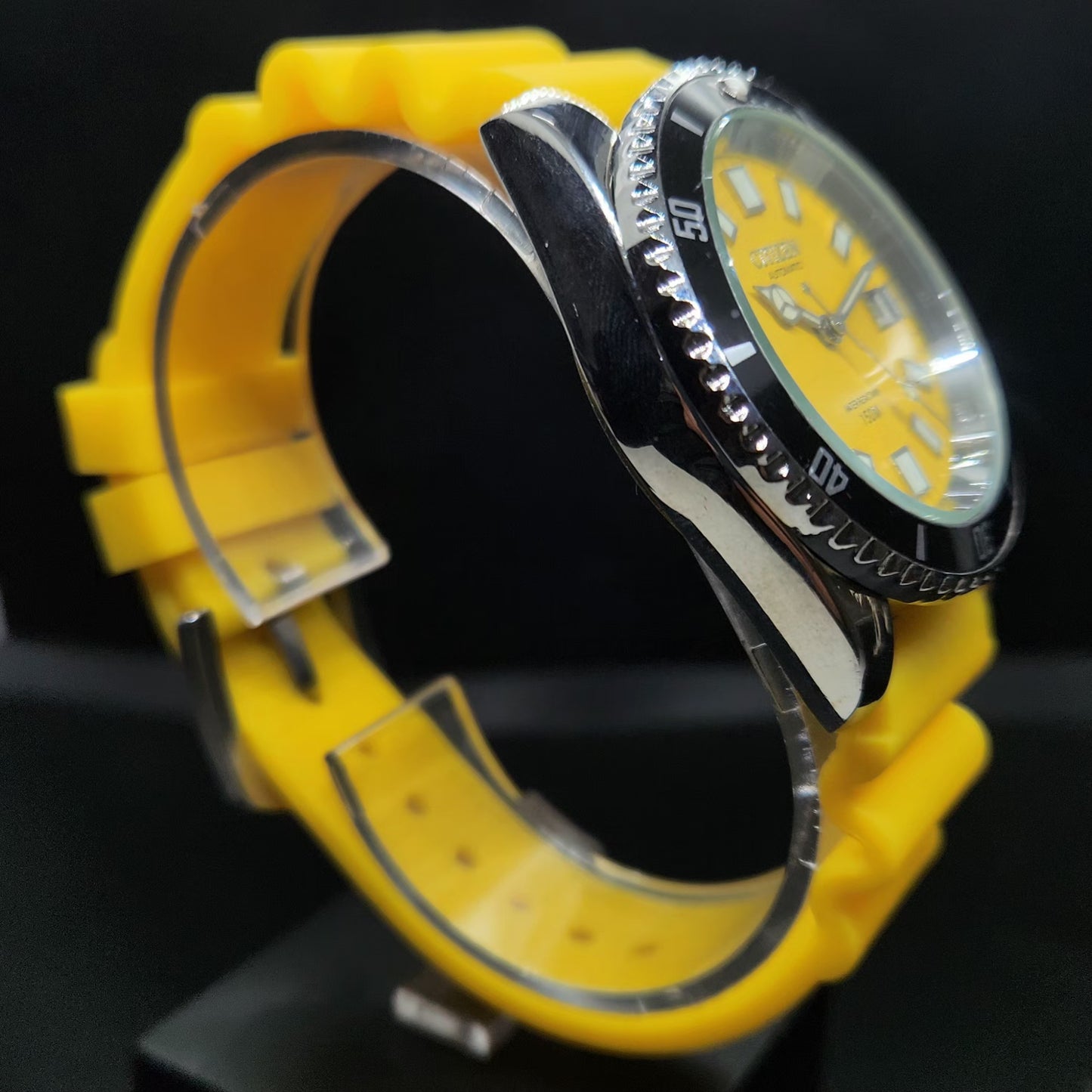 Vintage Mod Citizen 8200 Automatic Rotating Bazel Yellow Face 40MM Case Date Men's Wrist Watch CT102