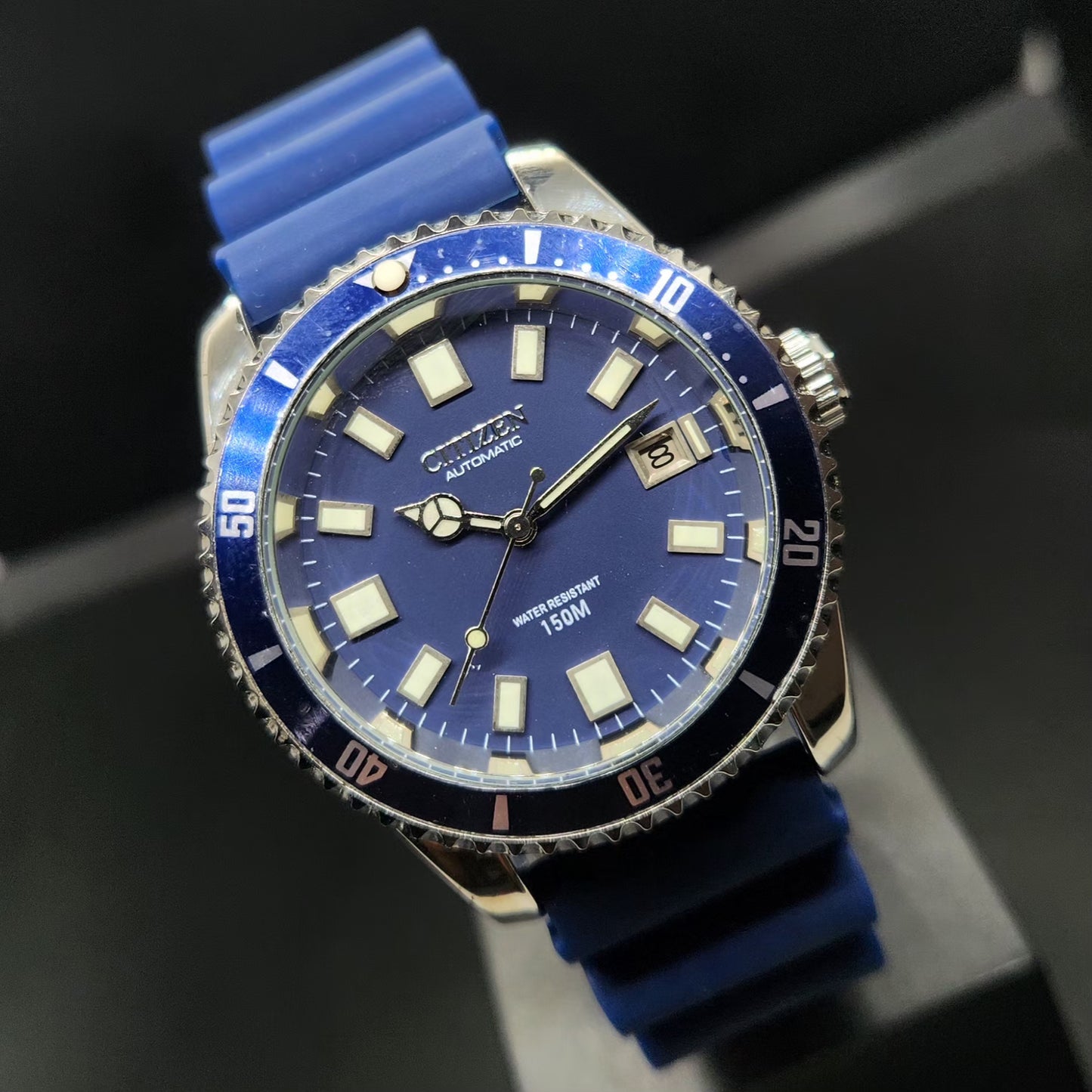 Vintage Mod Citizen 8200 Automatic Rotating Bazel Blue Face 40MM Case Date Men's Wrist Watch CT103