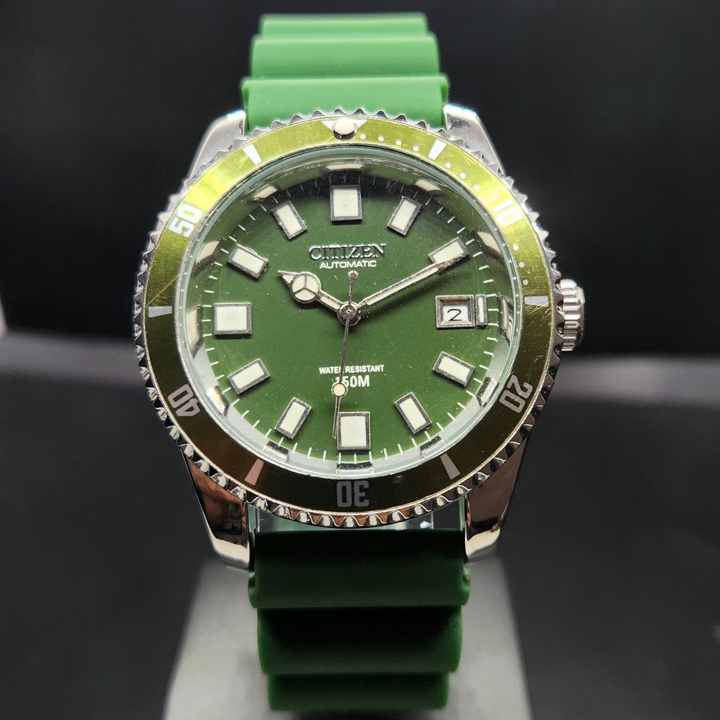 Vintage Mod Citizen 8200 Automatic Rotating Bazel Green Face 40MM Case Date Men's Wrist Watch CT107