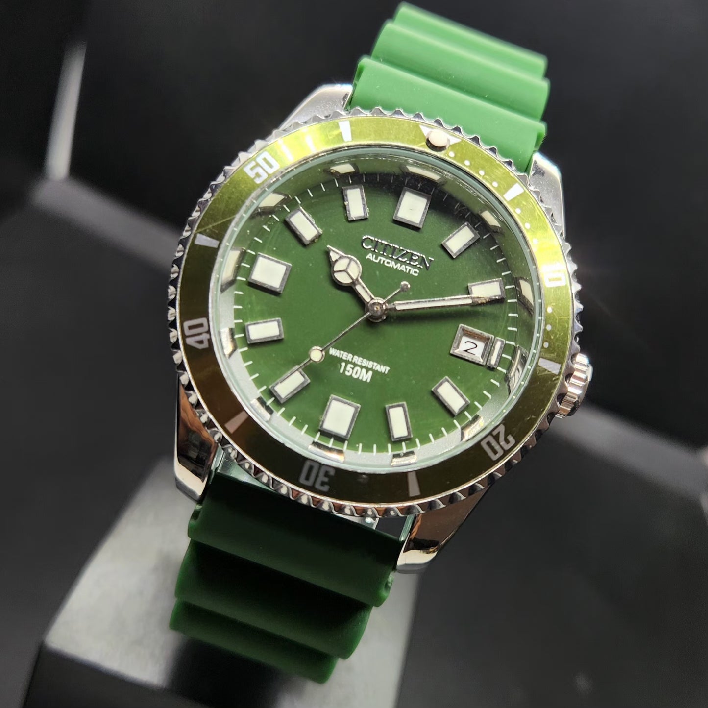 Vintage Mod Citizen 8200 Automatic Rotating Bazel Green Face 40MM Case Date Men's Wrist Watch CT107