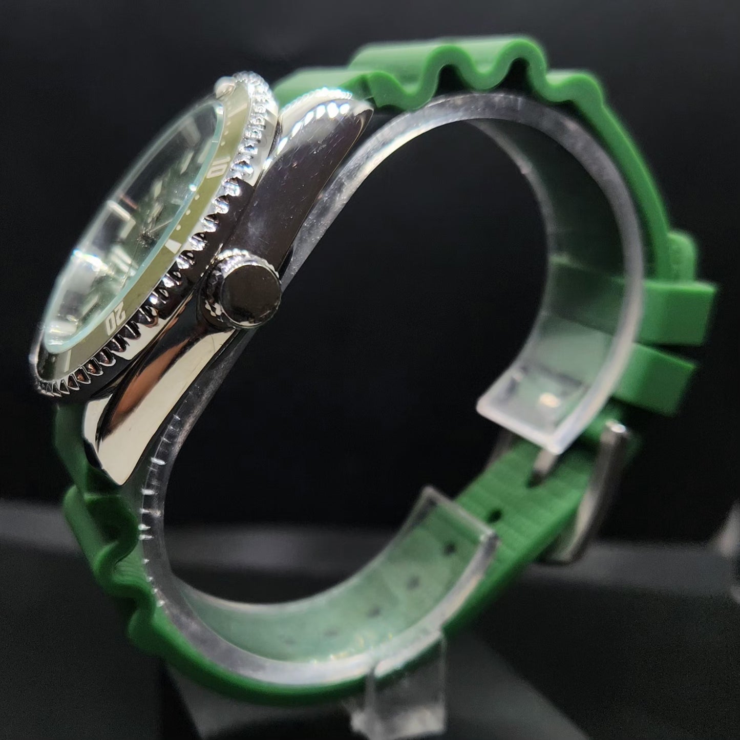 Vintage Mod Citizen 8200 Automatic Rotating Bazel Green Face 40MM Case Date Men's Wrist Watch CT107