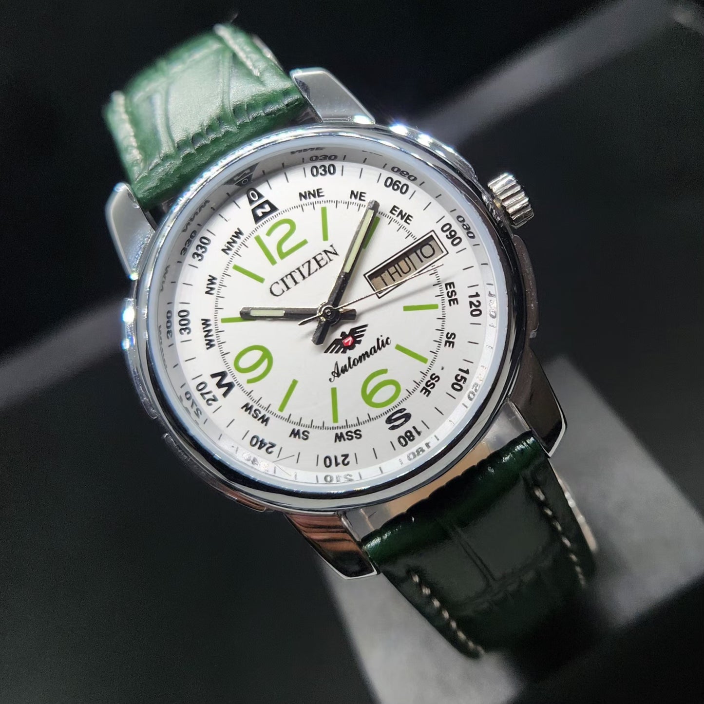 Vintage Mod Citizen 8200 Automatic White Face 37MM Case Day-Date Men's Wrist Watch CT108