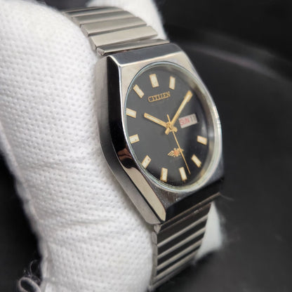 Vintage 1976 Original Citizen Automatic 8200 Black Face 35MM case Day-Date Japanese Men's Wrist Watch CT113