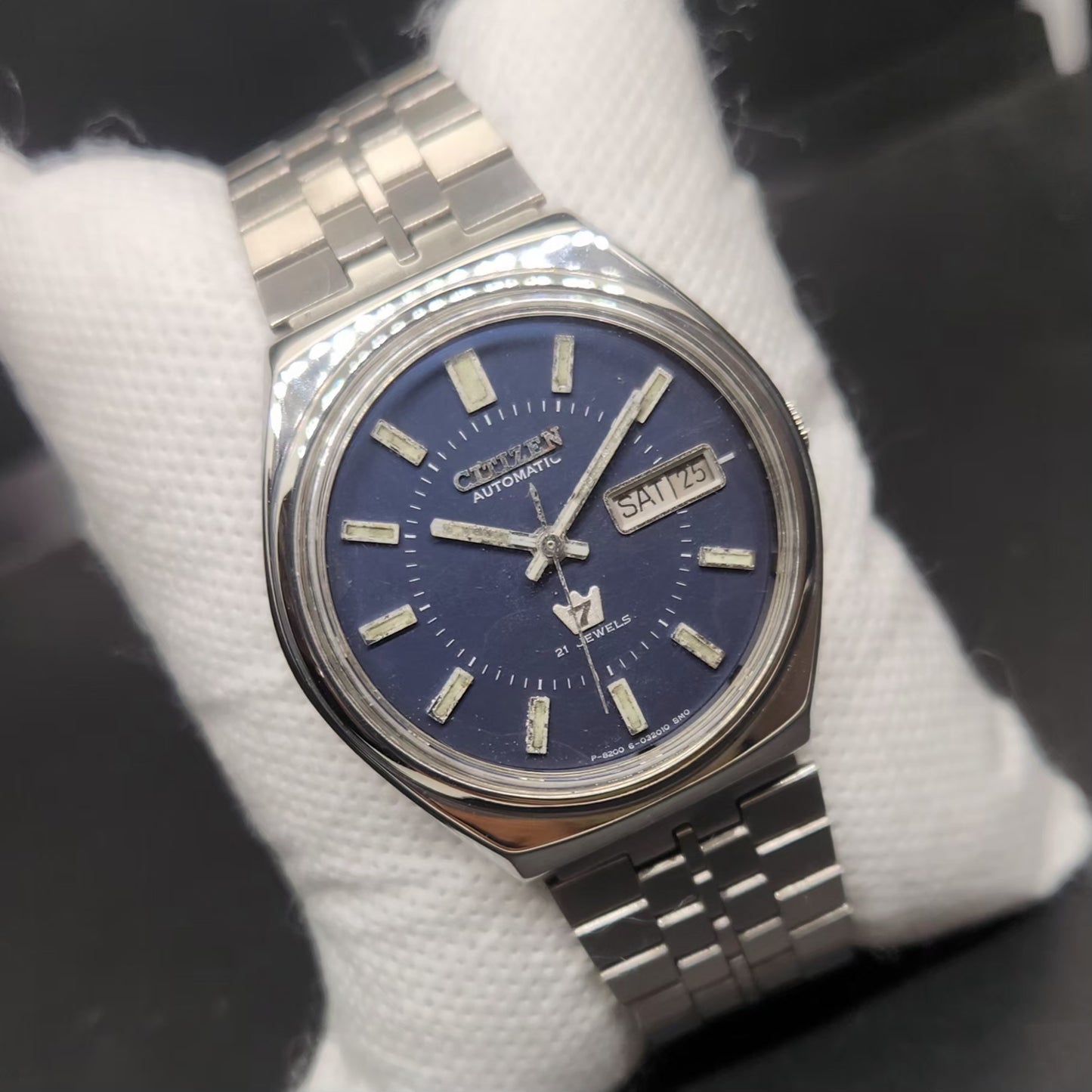 Vintage 1981 Original Citizen Automatic 8200 Blue Face 35MM case Day-Date Japanese Men's Wrist Watch CT115