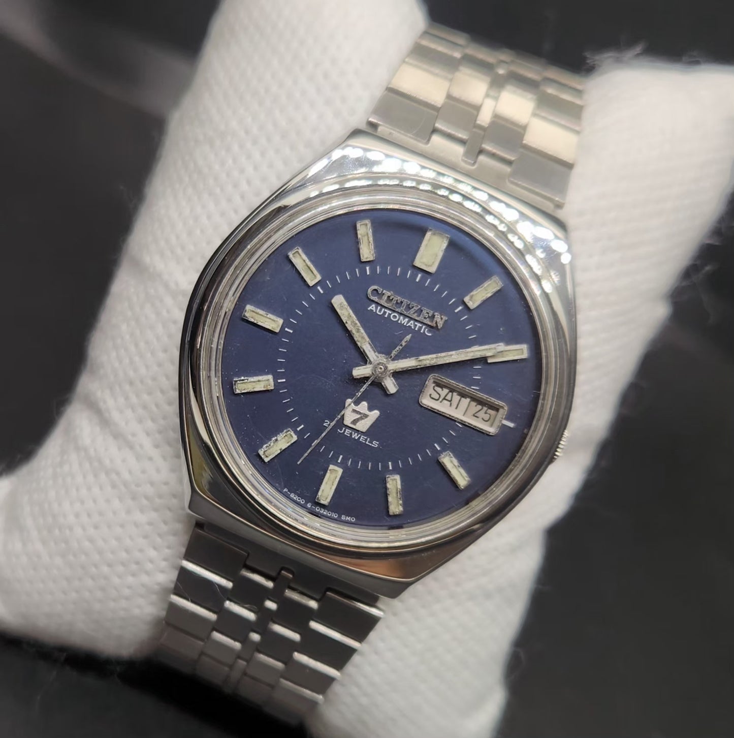 Vintage 1981 Original Citizen Automatic 8200 Blue Face 35MM case Day-Date Japanese Men's Wrist Watch CT115
