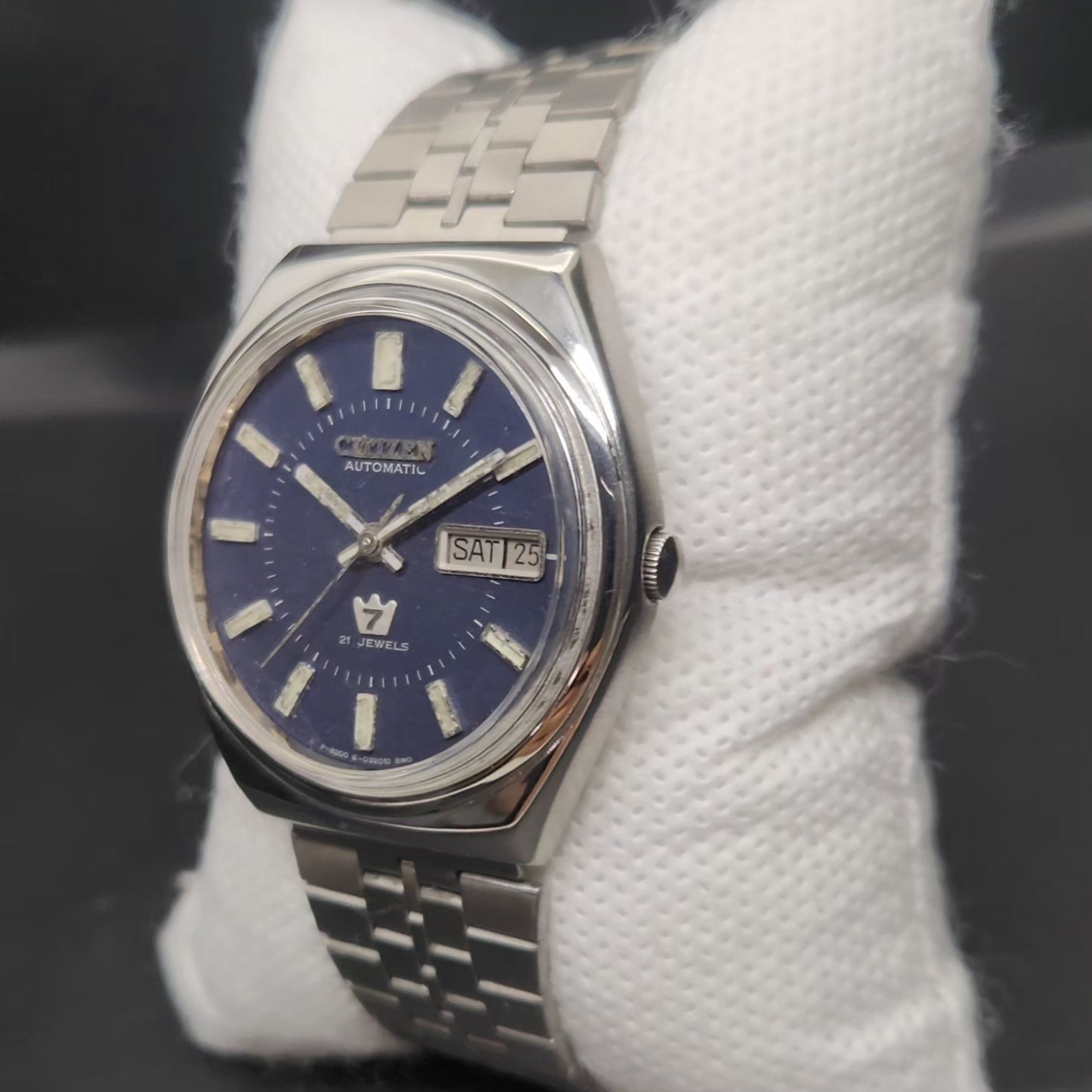 Vintage 1981 Original Citizen Automatic 8200 Blue Face 35MM case Day-Date Japanese Men's Wrist Watch CT115