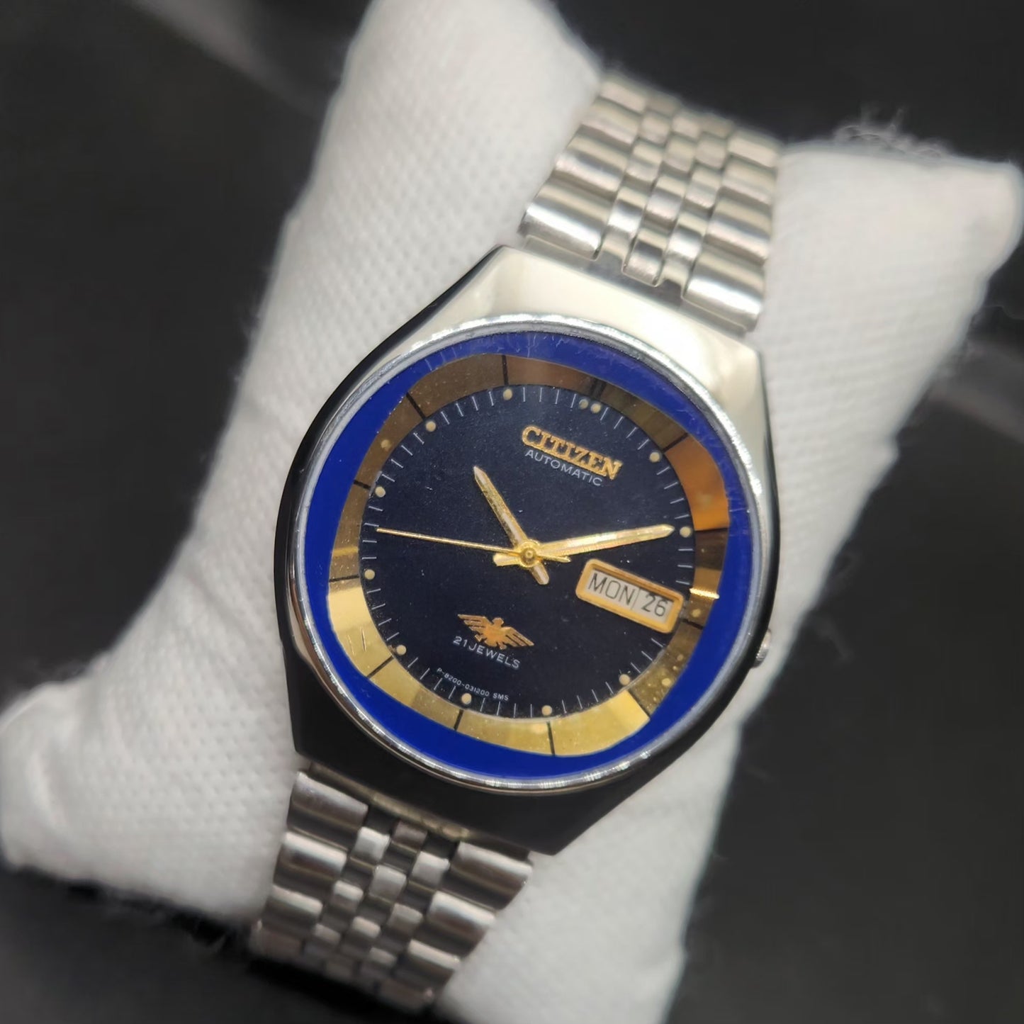 Vintage 1981 Original Citizen Automatic 8200 Blue Face 36MM case Day-Date Japanese Men's Wrist Watch CT116