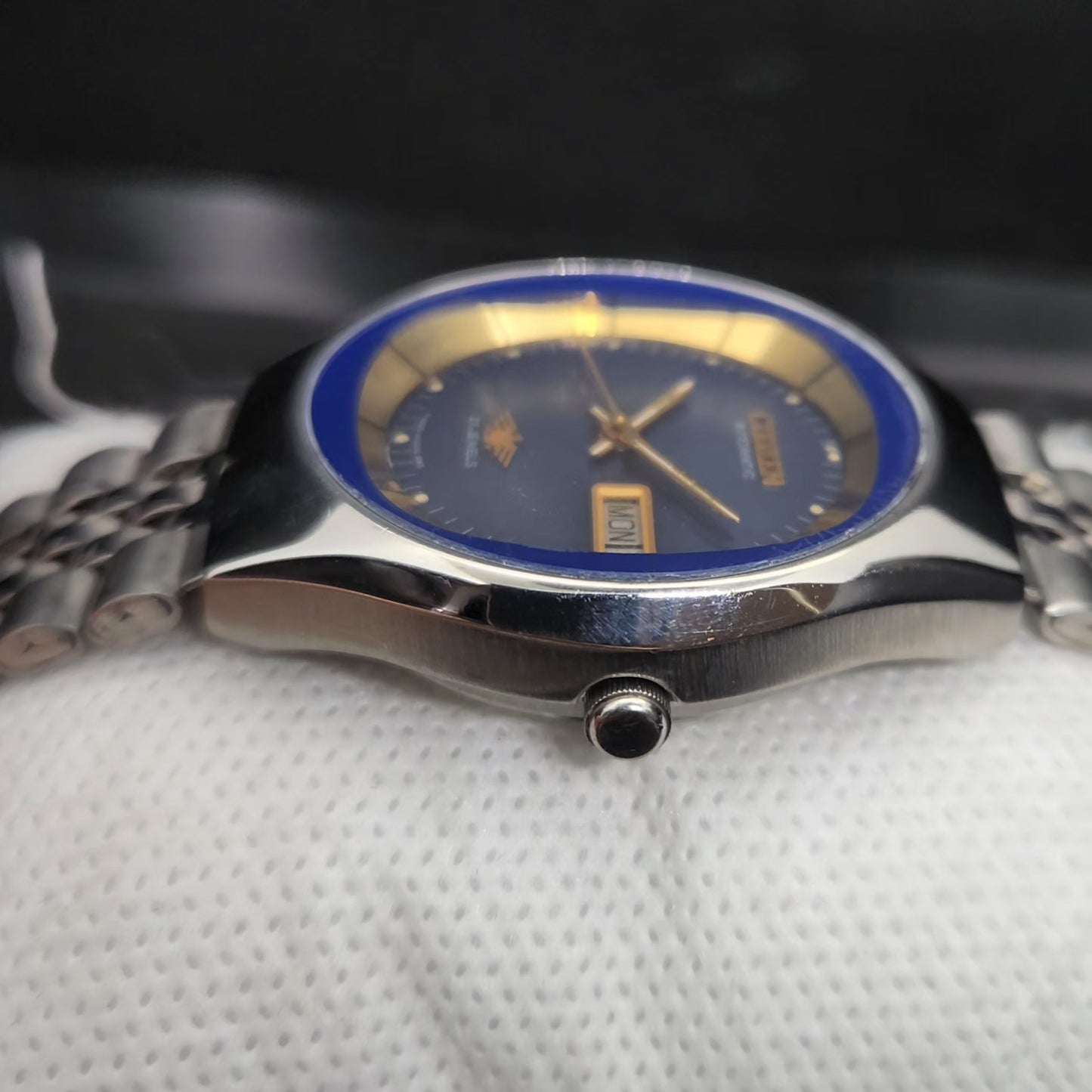 Vintage 1981 Original Citizen Automatic 8200 Blue Face 36MM case Day-Date Japanese Men's Wrist Watch CT116
