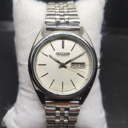 Vintage 1976 Original Citizen Automatic 8200 Off White Face 37MM case Day-Date Japanese Men's Wrist Watch CT117