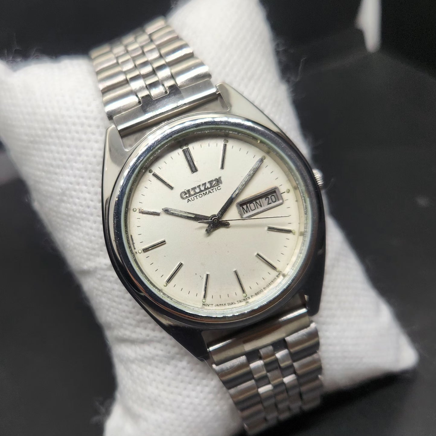 Vintage 1976 Original Citizen Automatic 8200 Off White Face 37MM case Day-Date Japanese Men's Wrist Watch CT117