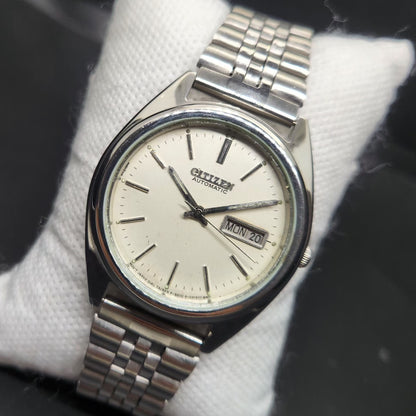 Vintage 1976 Original Citizen Automatic 8200 Off White Face 37MM case Day-Date Japanese Men's Wrist Watch CT117