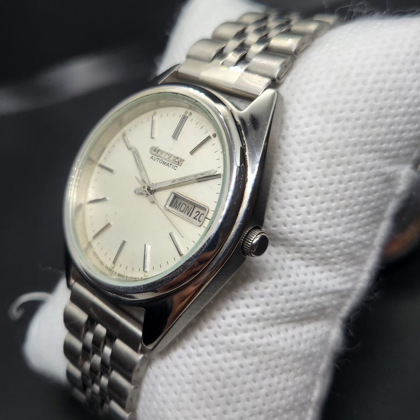 Vintage 1976 Original Citizen Automatic 8200 Off White Face 37MM case Day-Date Japanese Men's Wrist Watch CT117