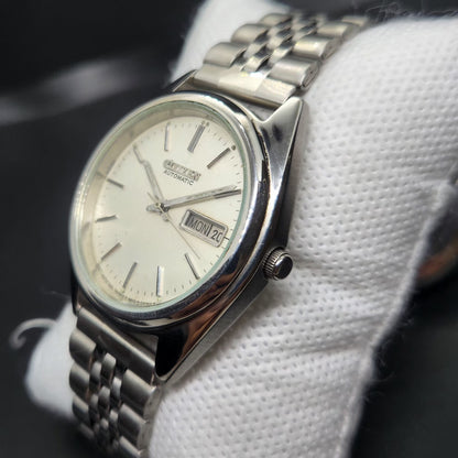 Vintage 1976 Original Citizen Automatic 8200 Off White Face 37MM case Day-Date Japanese Men's Wrist Watch CT117