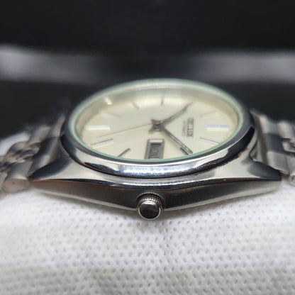 Vintage 1976 Original Citizen Automatic 8200 Off White Face 37MM case Day-Date Japanese Men's Wrist Watch CT117