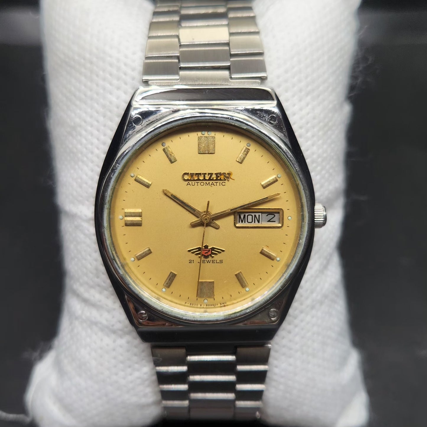 Vintage 1983 Original Citizen Automatic 8200 Gold Face 35MM case Day-Date Japanese Men's Wrist Watch CT118