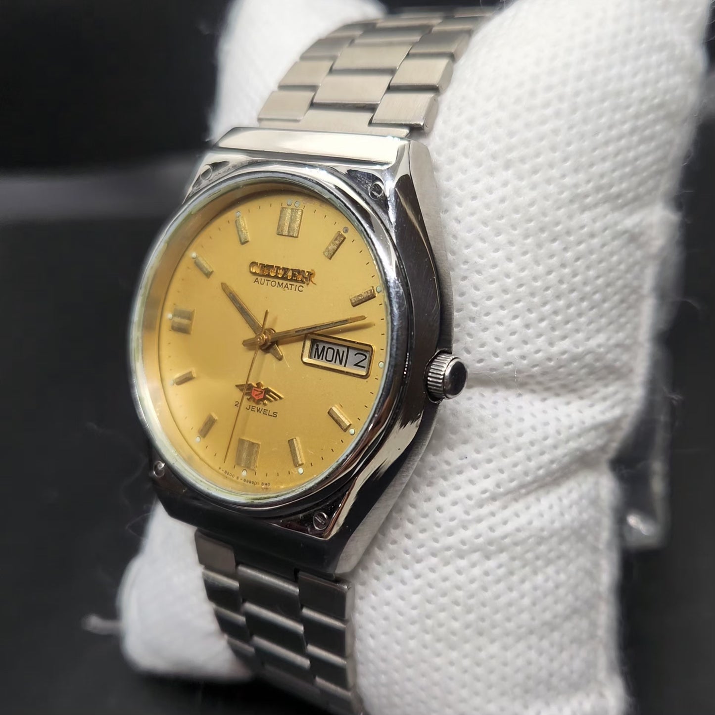 Vintage 1983 Original Citizen Automatic 8200 Gold Face 35MM case Day-Date Japanese Men's Wrist Watch CT118