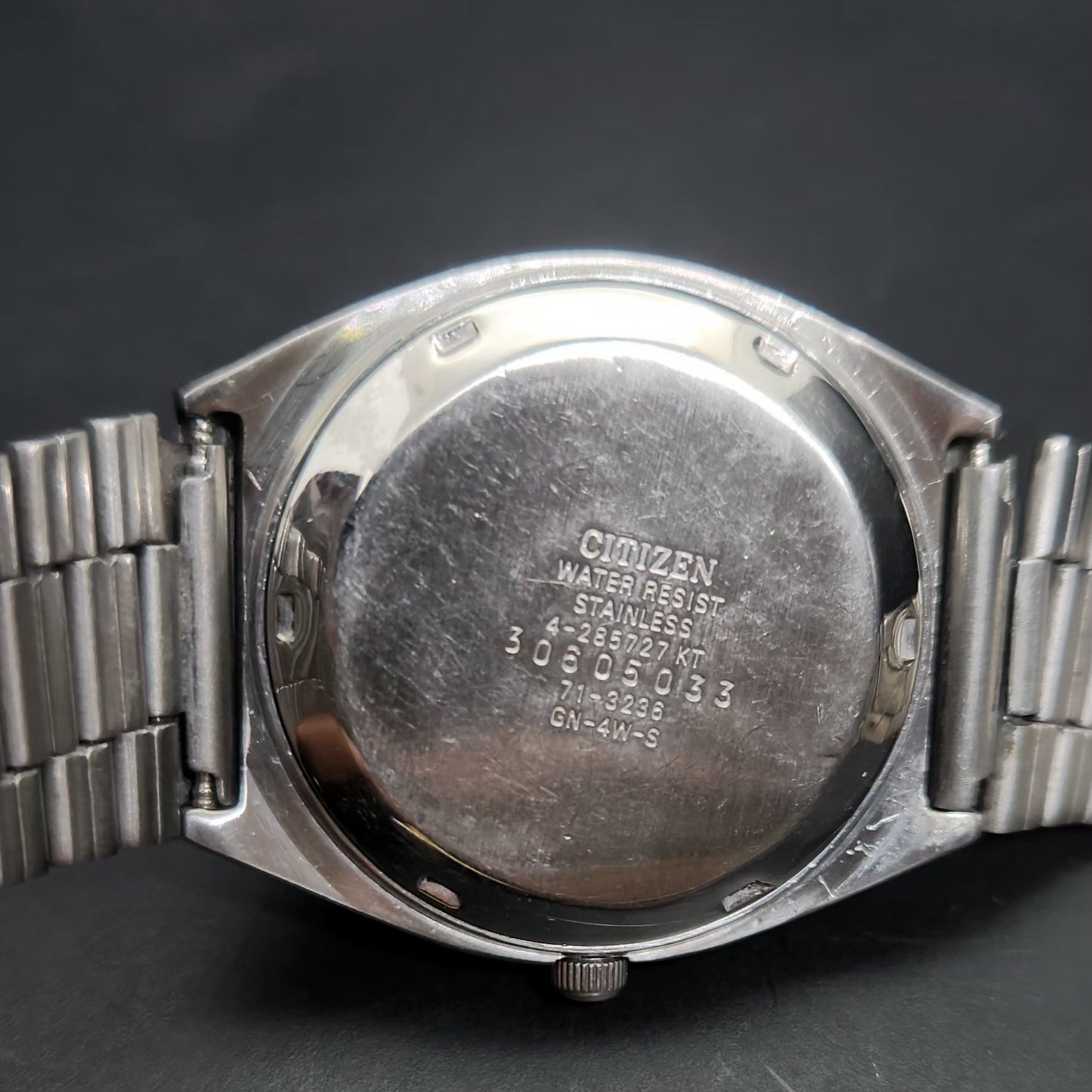 Vintage 1983 Original Citizen Automatic 8200 Gold Face 35MM case Day-Date Japanese Men's Wrist Watch CT118