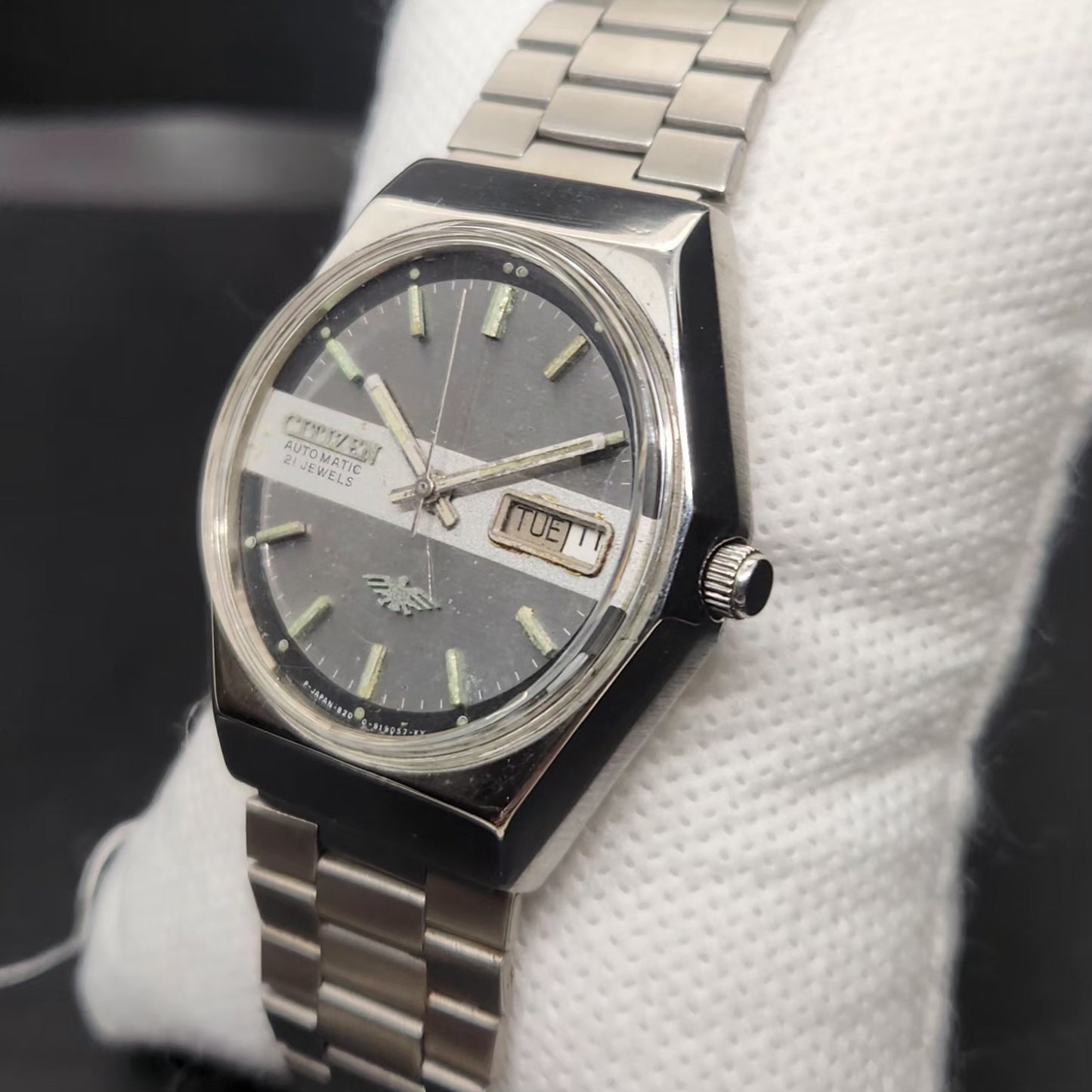 Vintage 1983 Original Citizen Automatic 8200 Grey Face 35MM case Day-Date Japanese Men's Wrist Watch CT120