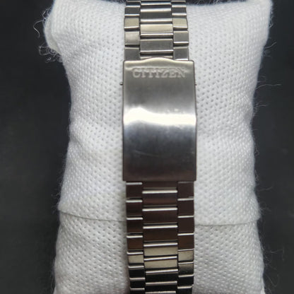 Vintage 1983 Original Citizen Automatic 8200 Grey Face 35MM case Day-Date Japanese Men's Wrist Watch CT120