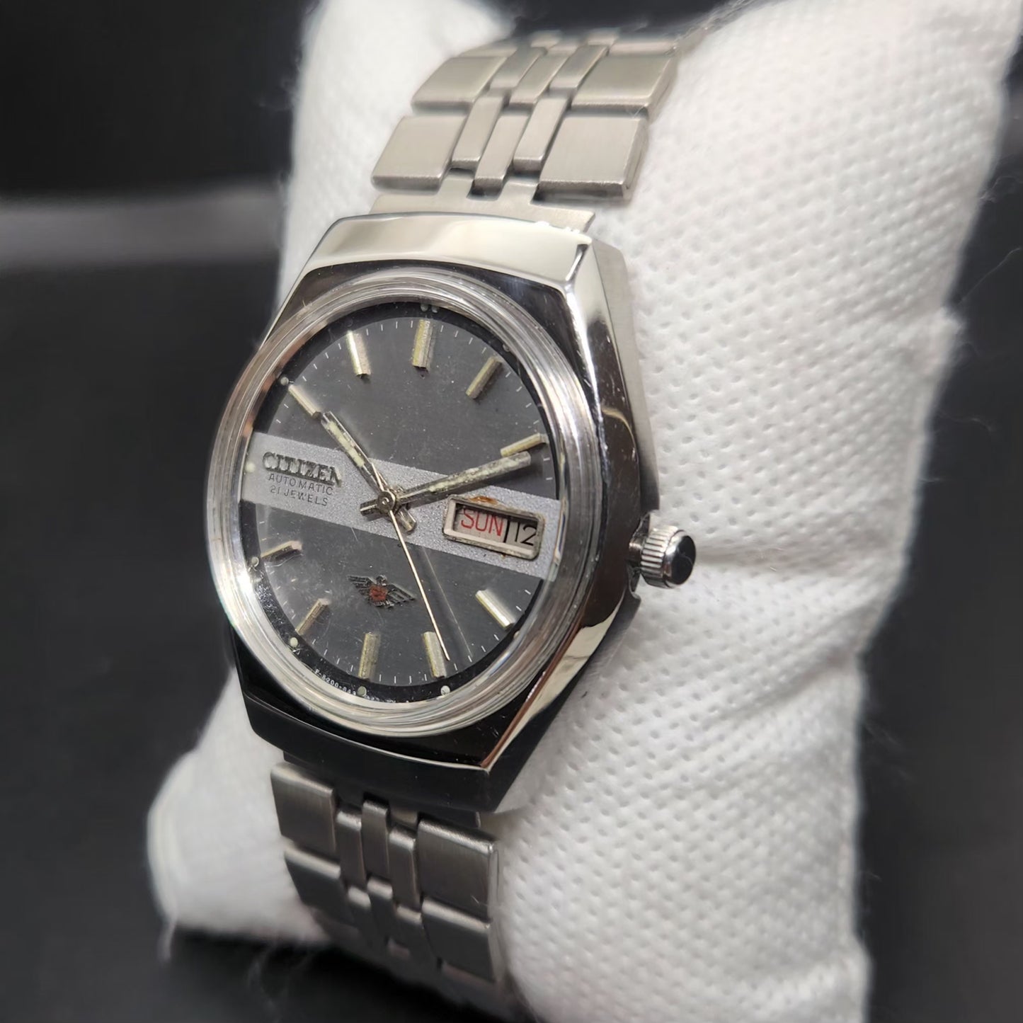 Vintage 1974 Original Citizen Automatic 8200 Grey Face 35MM case Day-Date Japanese Men's Wrist Watch CT121