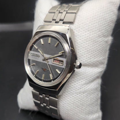 Vintage 1974 Original Citizen Automatic 8200 Grey Face 35MM case Day-Date Japanese Men's Wrist Watch CT121