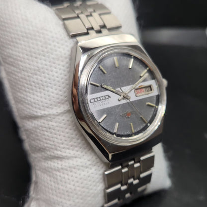 Vintage 1974 Original Citizen Automatic 8200 Grey Face 35MM case Day-Date Japanese Men's Wrist Watch CT121