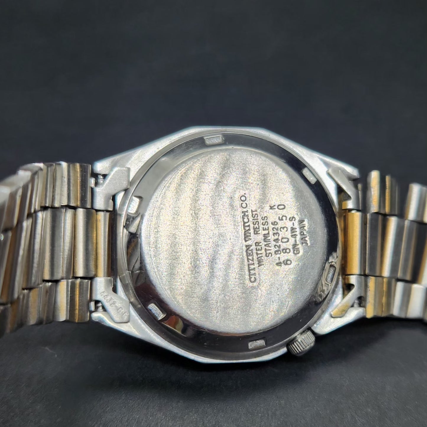 Vintage 1976 Original Citizen Automatic 8200 Gold & Black Face 33MM case Day-Date Japanese Men's Wrist Watch CT123