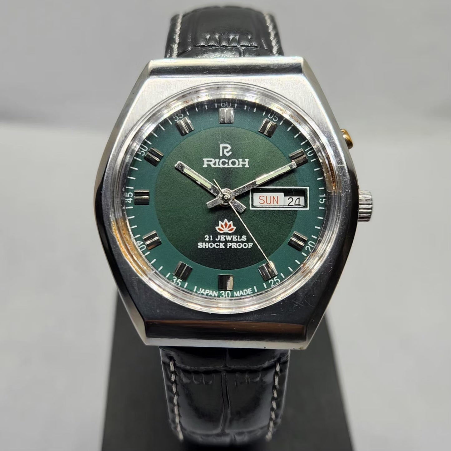Vintage Ricoh R31 Automatic Green Face New Strap 21 Jewels Day-Date Men's Wrist Watch R01