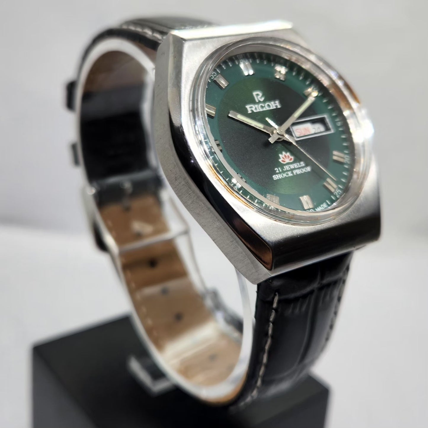 Vintage Ricoh R31 Automatic Green Face New Strap 21 Jewels Day-Date Men's Wrist Watch R01