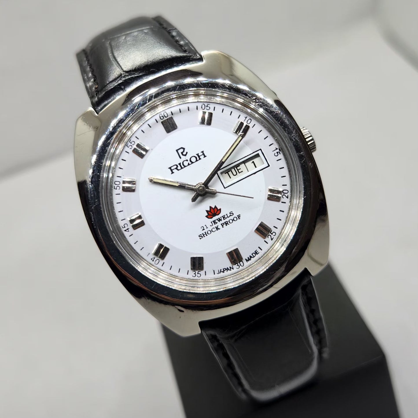Vintage Ricoh R31 Automatic White Face New Strap 21 Jewels Day-Date Men's Wrist Watch R05