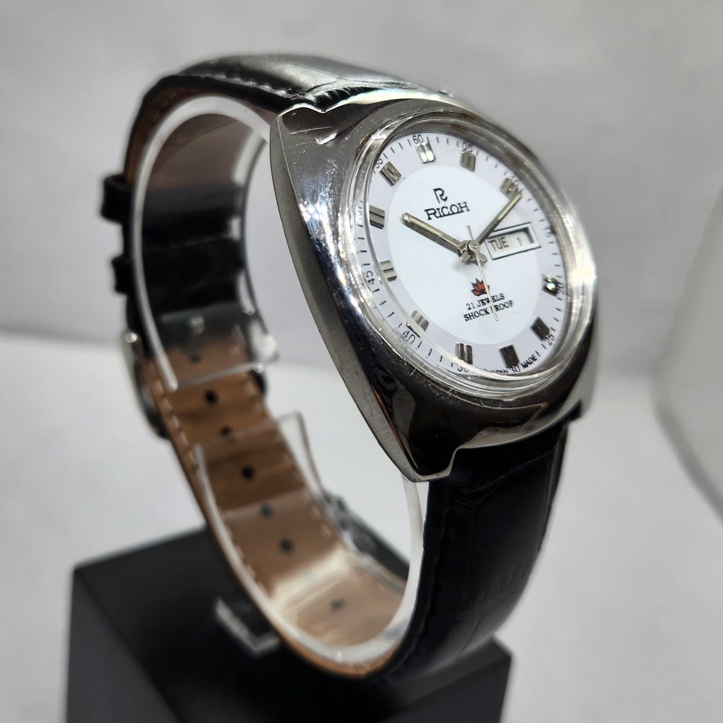 Vintage Ricoh R31 Automatic White Face New Strap 21 Jewels Day-Date Men's Wrist Watch R05