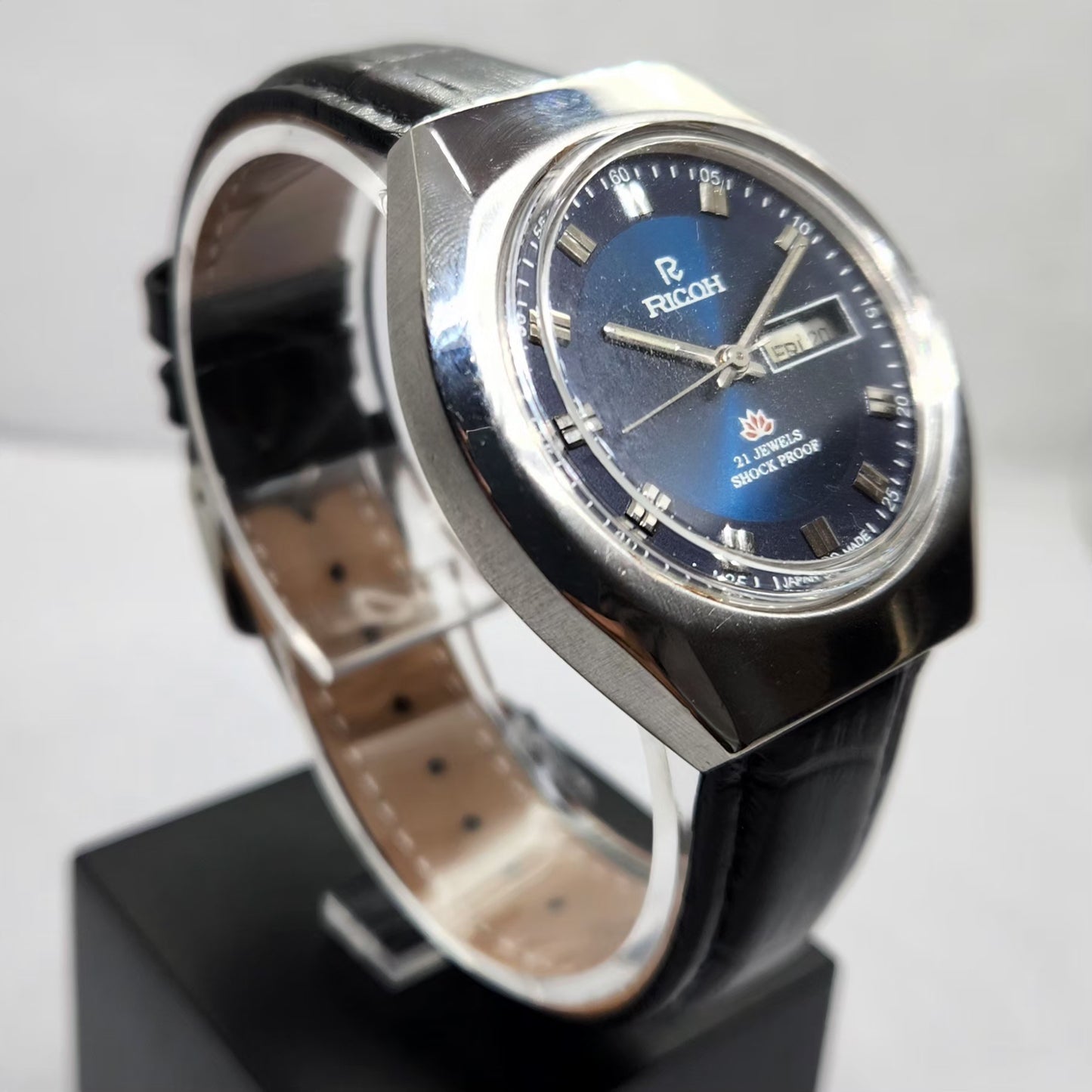 Vintage Ricoh R31 Automatic Blue Face New Strap 21 Jewels Day-Date Men's Wrist Watch R06