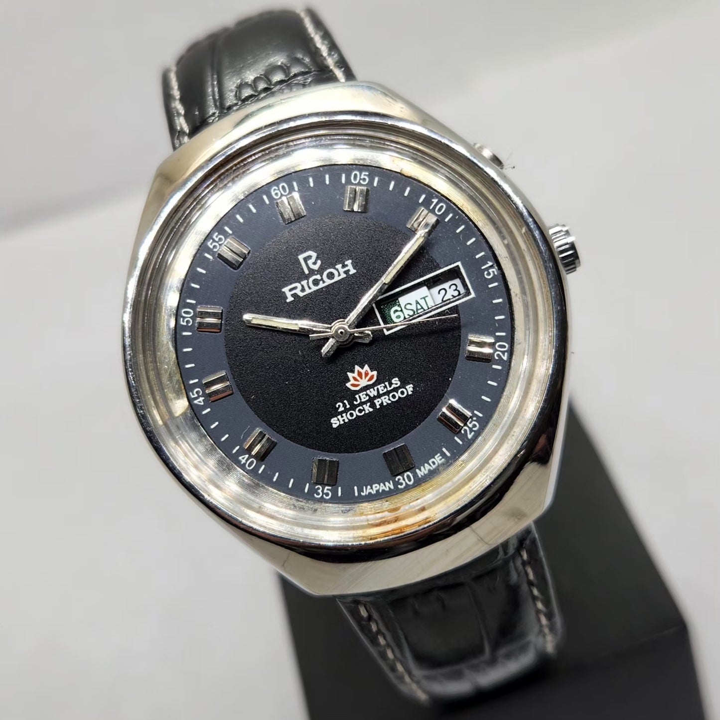 Vintage Ricoh R31 Automatic Black Face New Strap 21 Jewels Day-Date Men's Wrist Watch R07
