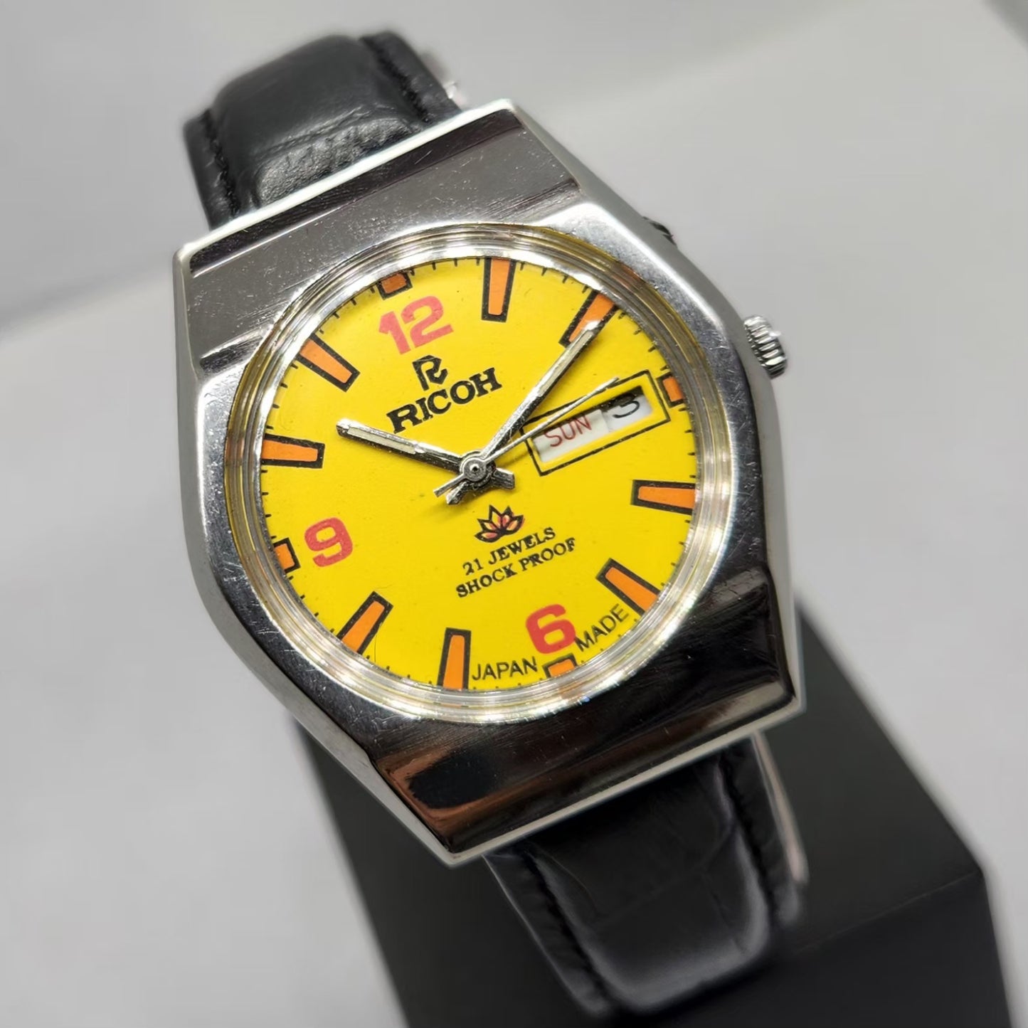 Vintage Ricoh R31 Automatic Yellow Face New Strap 21 Jewels Day-Date Men's Wrist Watch R08