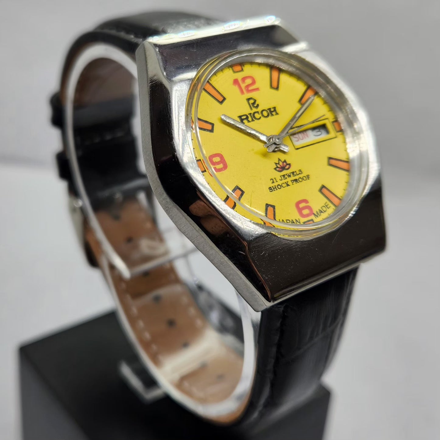 Vintage Ricoh R31 Automatic Yellow Face New Strap 21 Jewels Day-Date Men's Wrist Watch R08