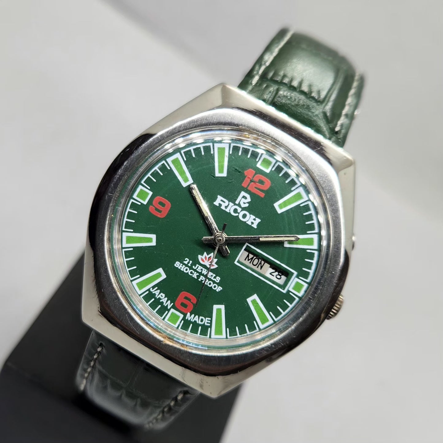 Vintage Ricoh R31 Automatic Green Face New Strap 21 Jewels Day-Date Men's Wrist Watch R11