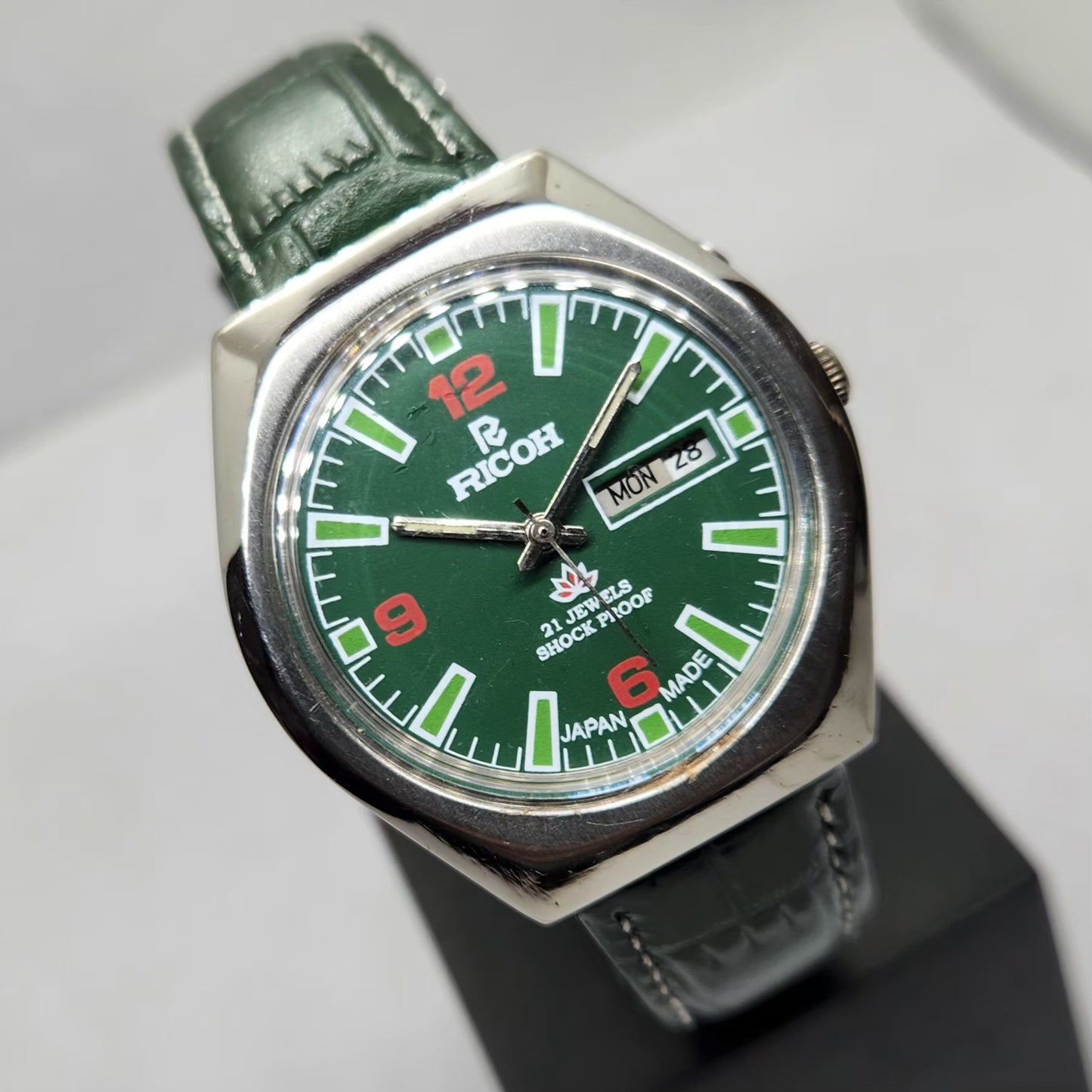 Vintage Ricoh R31 Automatic Green Face New Strap 21 Jewels Day-Date Men's Wrist Watch R11