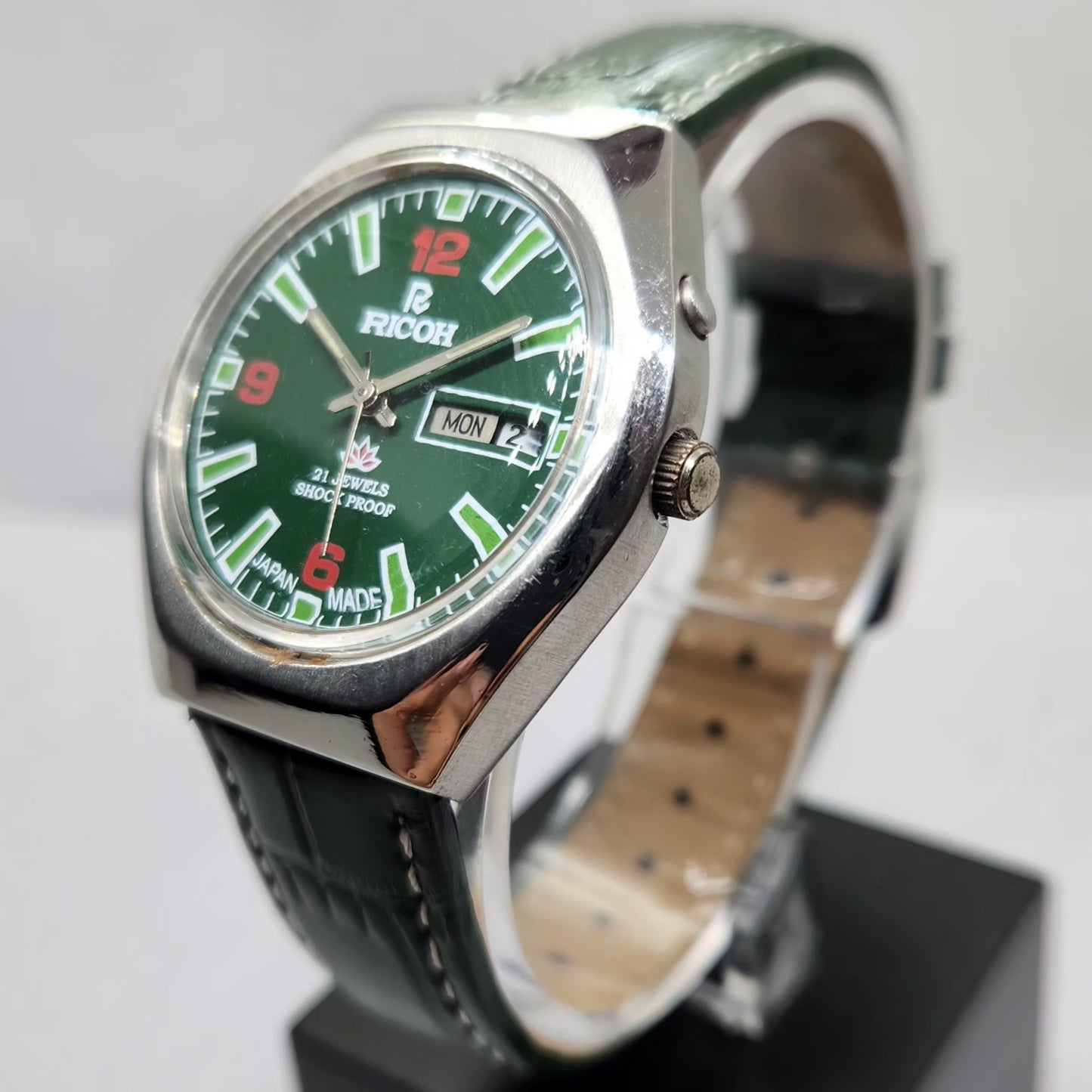 Vintage Ricoh R31 Automatic Green Face New Strap 21 Jewels Day-Date Men's Wrist Watch R11