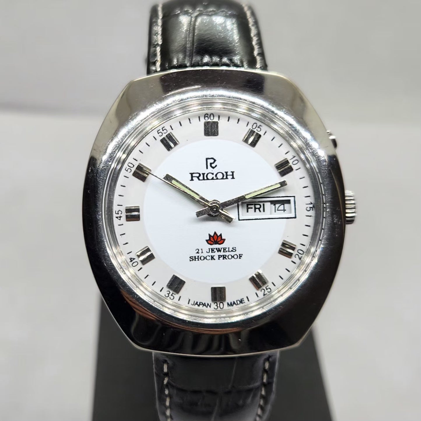 Vintage Ricoh R31 Automatic White Face New Strap 21 Jewels Day-Date Men's Wrist Watch R13