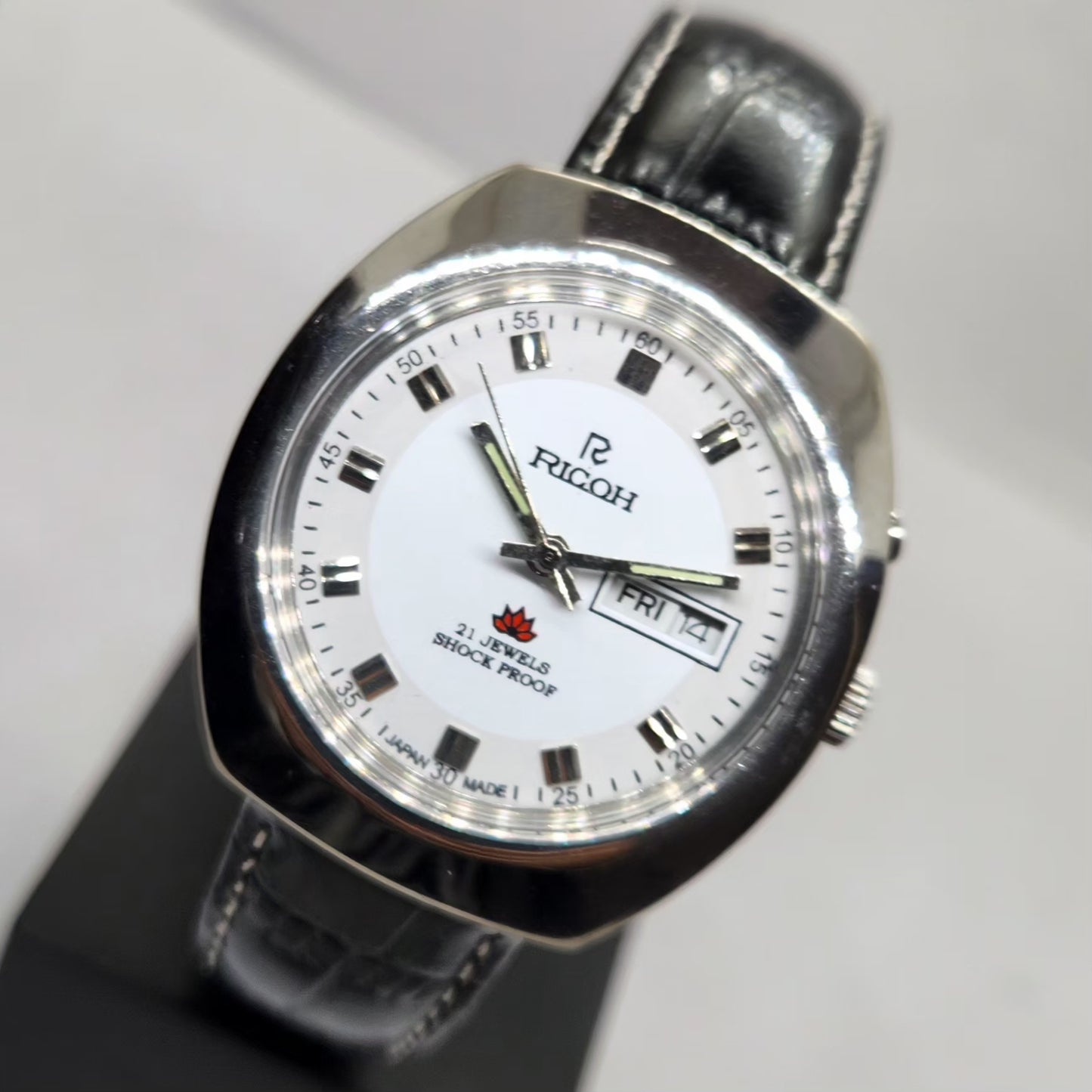 Vintage Ricoh R31 Automatic White Face New Strap 21 Jewels Day-Date Men's Wrist Watch R13