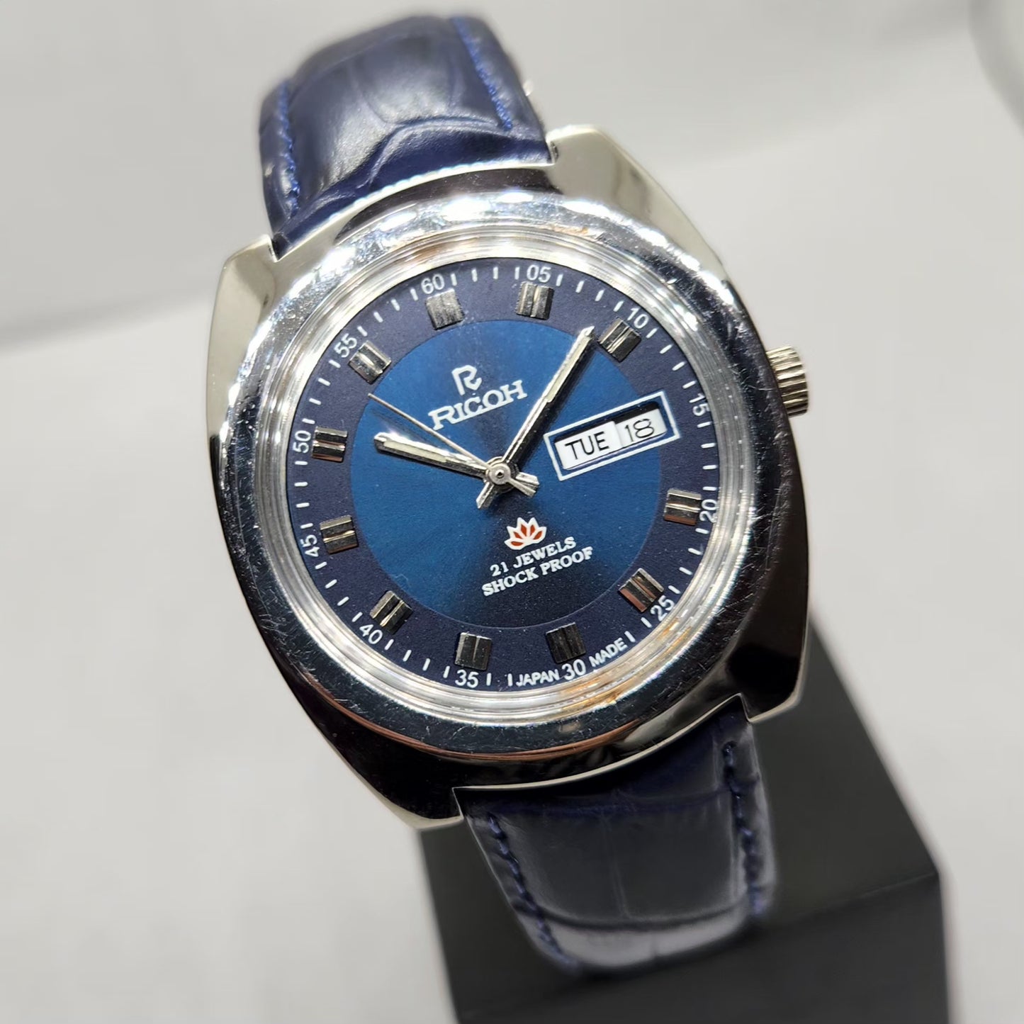 Vintage Ricoh R31 Automatic Blue Face New Strap 21 Jewels Day-Date Men's Wrist Watch R14