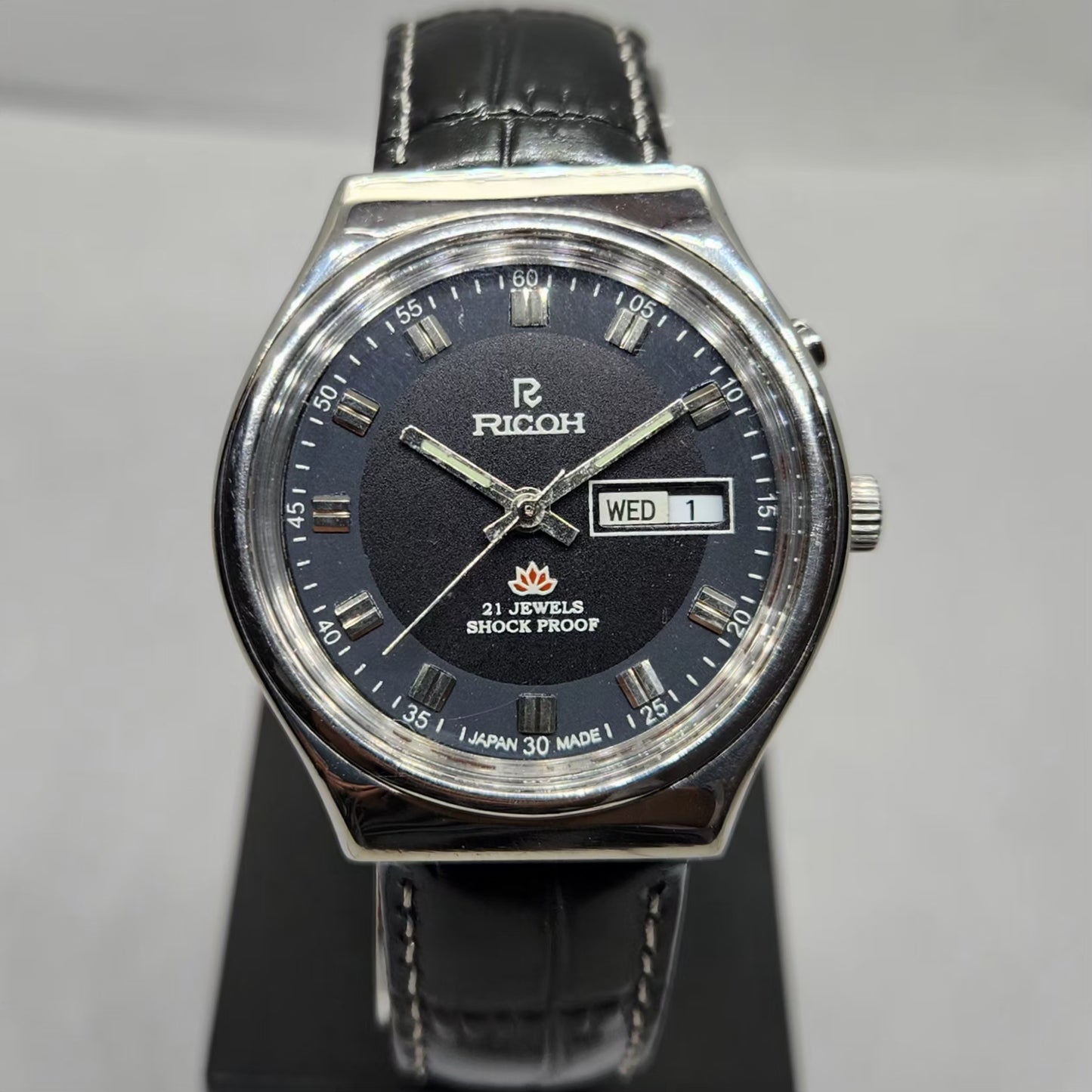 Vintage Ricoh R31 Automatic Black Face New Strap 21 Jewels Day-Date Men's Wrist Watch R15