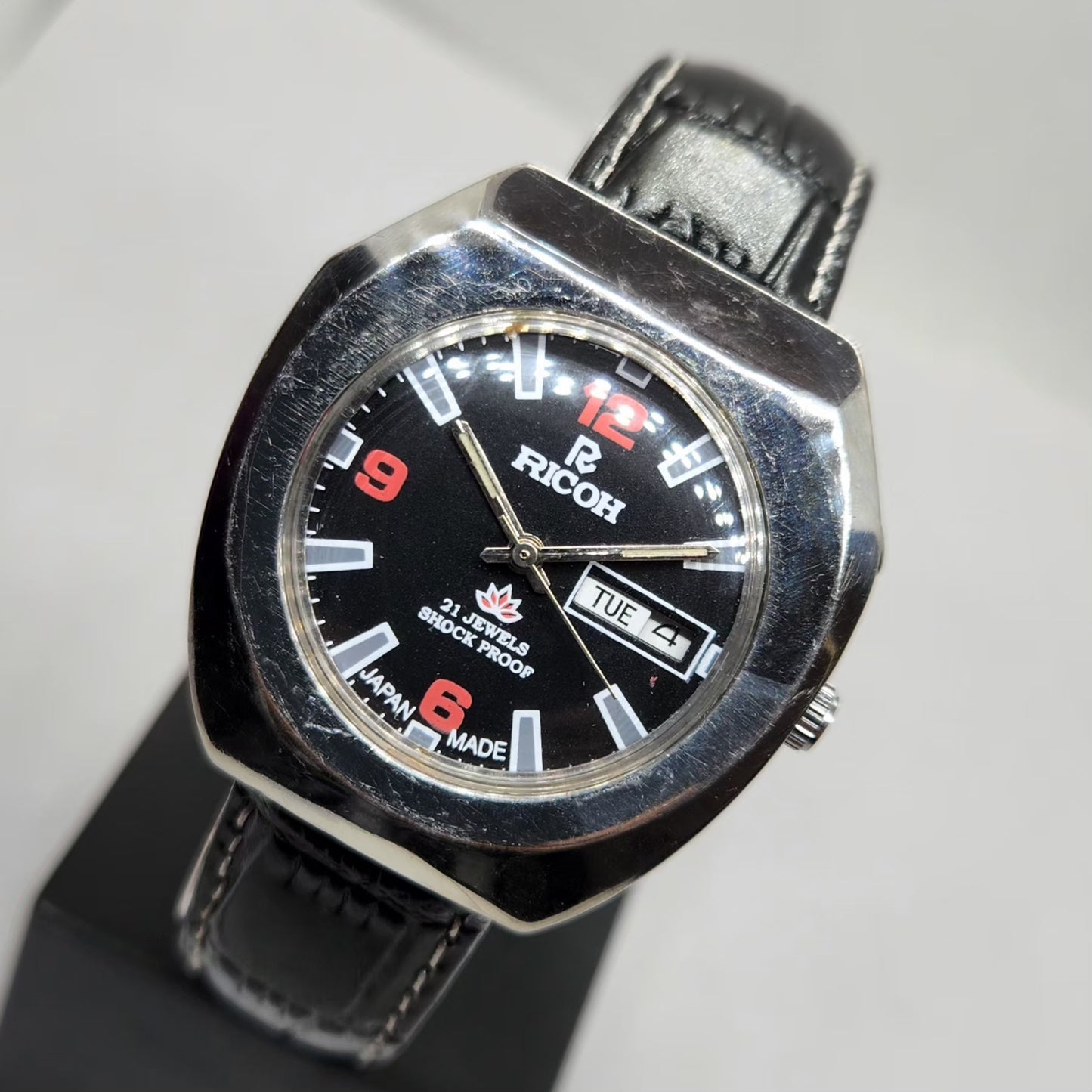 Vintage Ricoh R31 Automatic Black Face New Strap 21 Jewels Day-Date Men's Wrist Watch R16