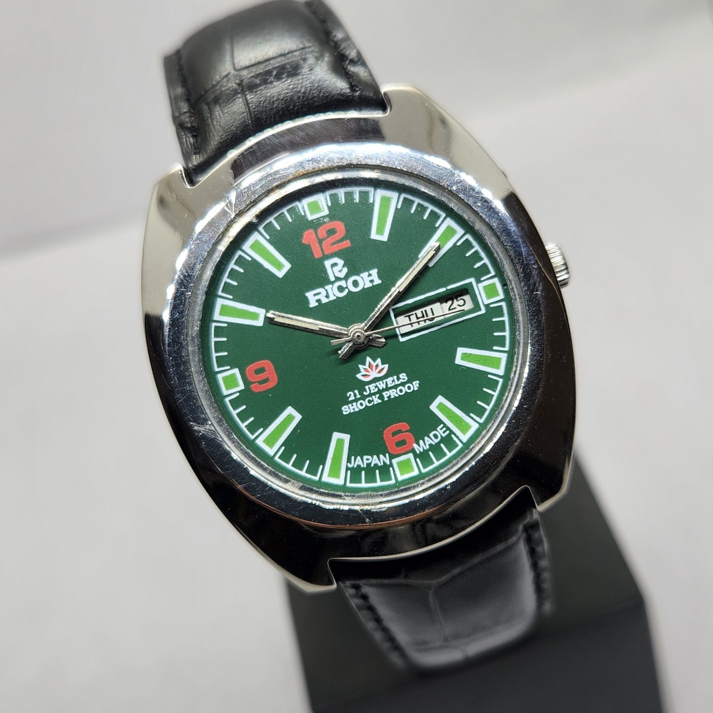 Vintage Ricoh R31 Automatic Green Face New Strap 21 Jewels Day-Date Men's Wrist Watch R17