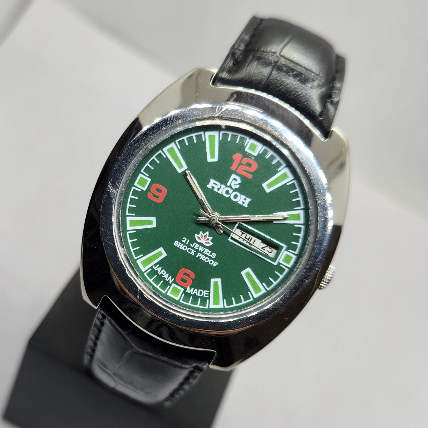 Vintage Ricoh R31 Automatic Green Face New Strap 21 Jewels Day-Date Men's Wrist Watch R17