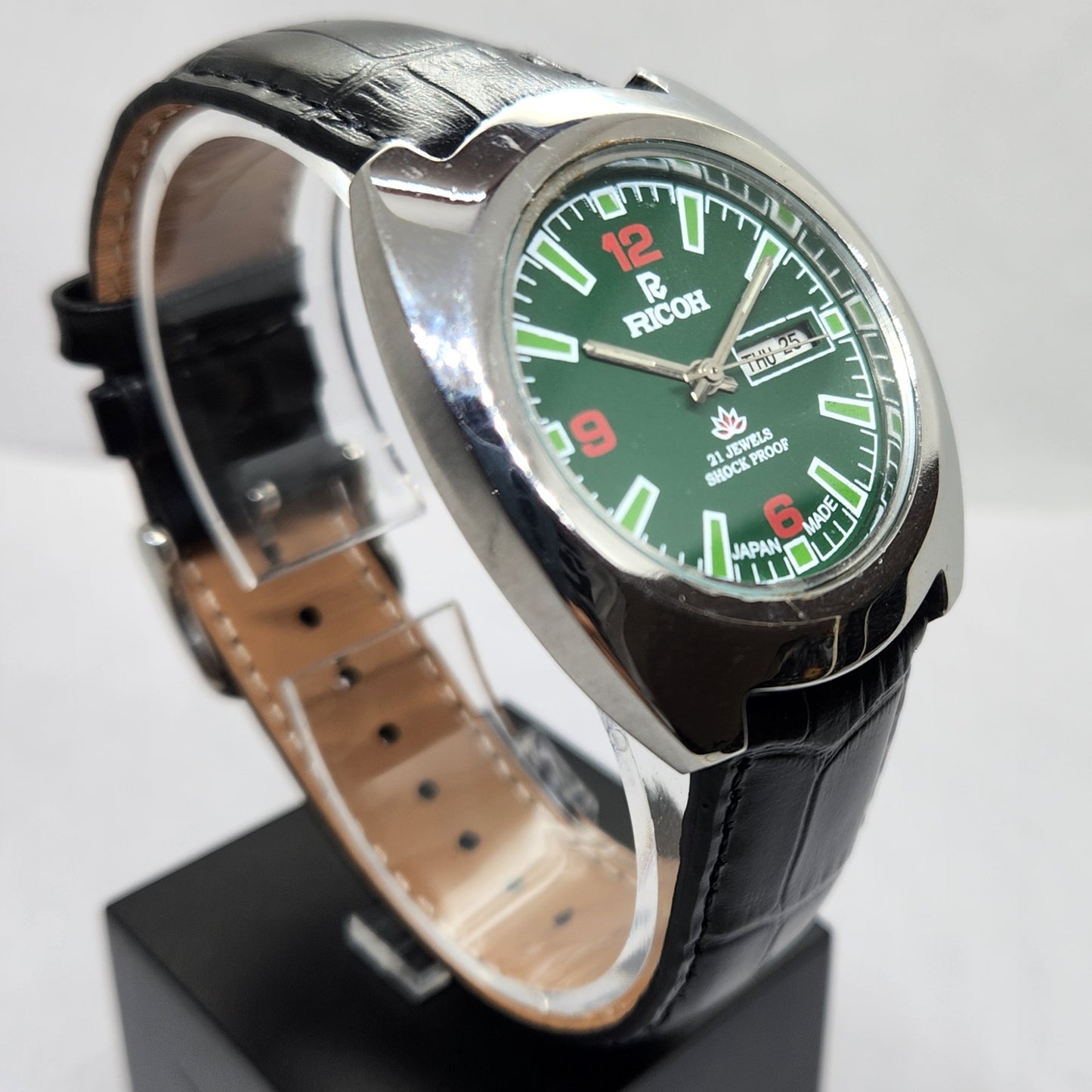 Vintage Ricoh R31 Automatic Green Face New Strap 21 Jewels Day-Date Men's Wrist Watch R17