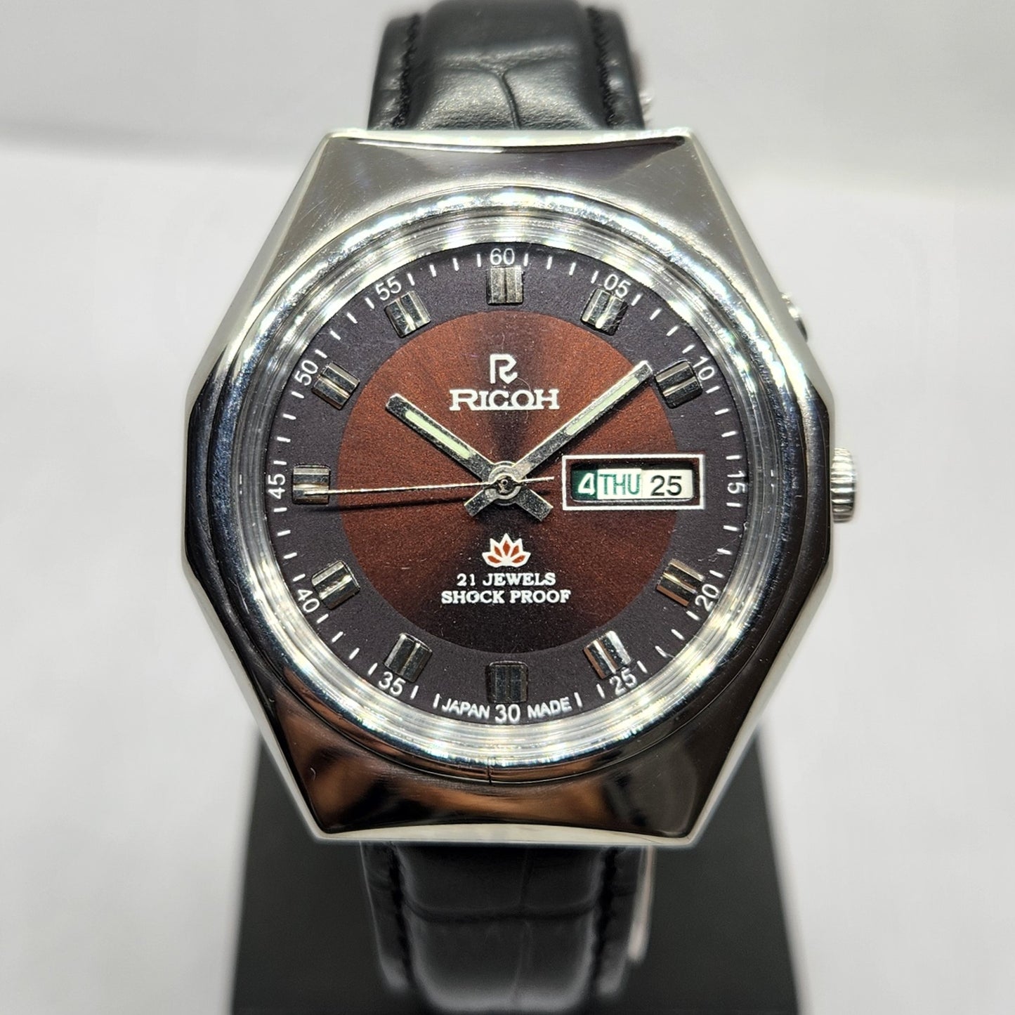 Vintage Ricoh R31 Automatic Brown Face New Strap 21 Jewels Day-Date Men's Wrist Watch R19